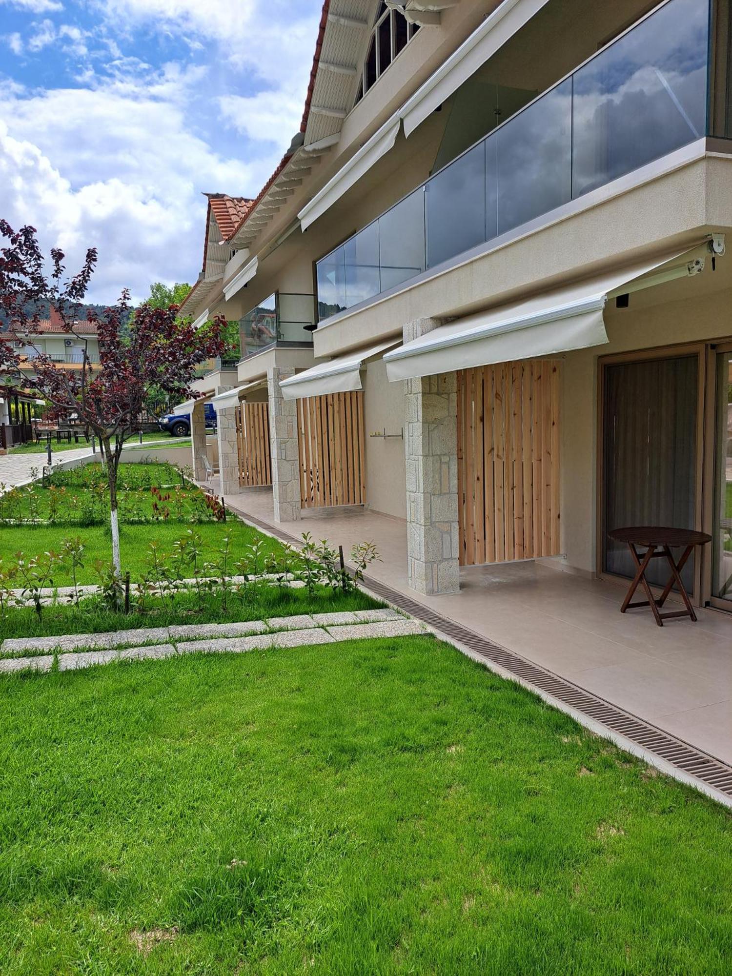 Haus Platanos Apartments & Bungalows By The Sea 보우르보우로우 외부 사진